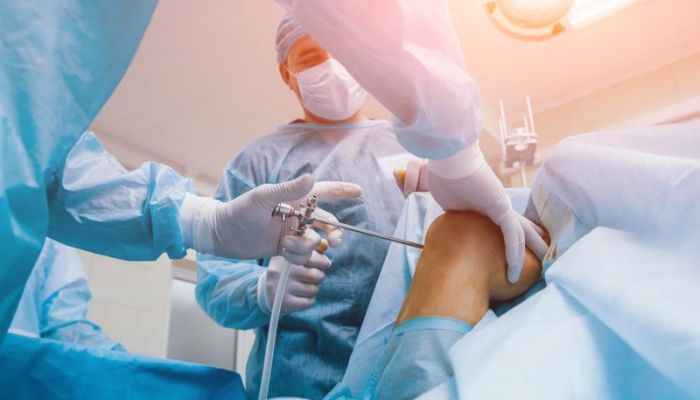 When to Consider Arthroscopy: Dr. Zubair Sorathia’s Guide to Minimally Invasive Joint Surgery